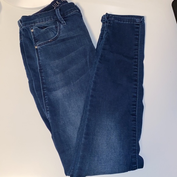 only jeans - Picture 1 of 3